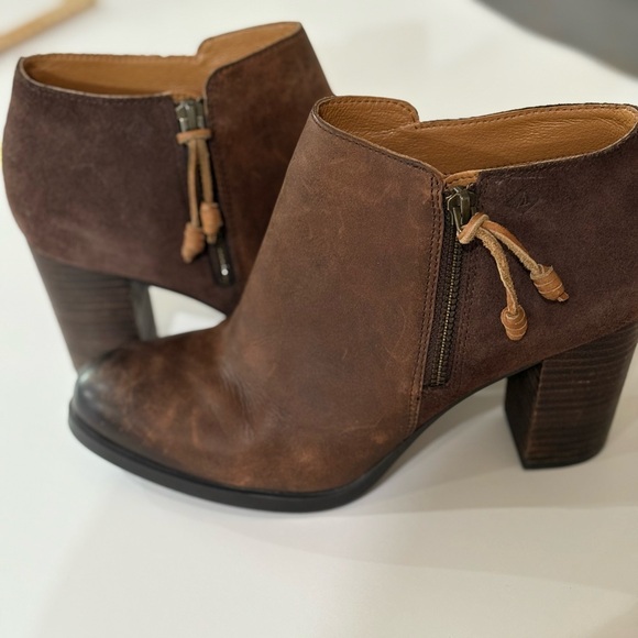 Sperry Shoes - Sperry Women's Dasher Lille Ankle Booties size 9